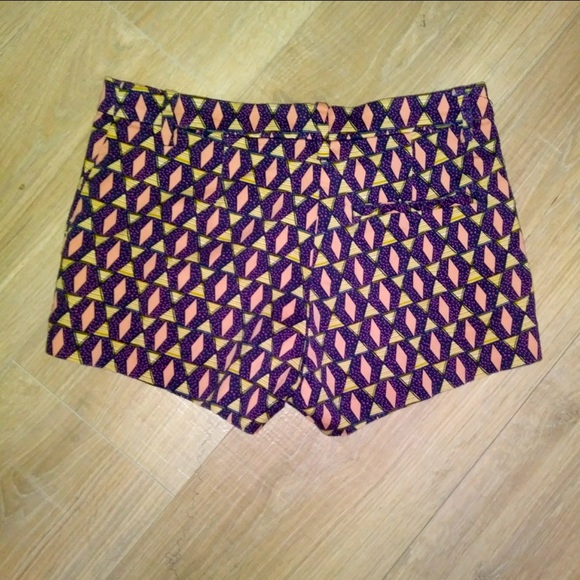 H&M colorful triangular pattern summer shorts - Picture 3 of 4